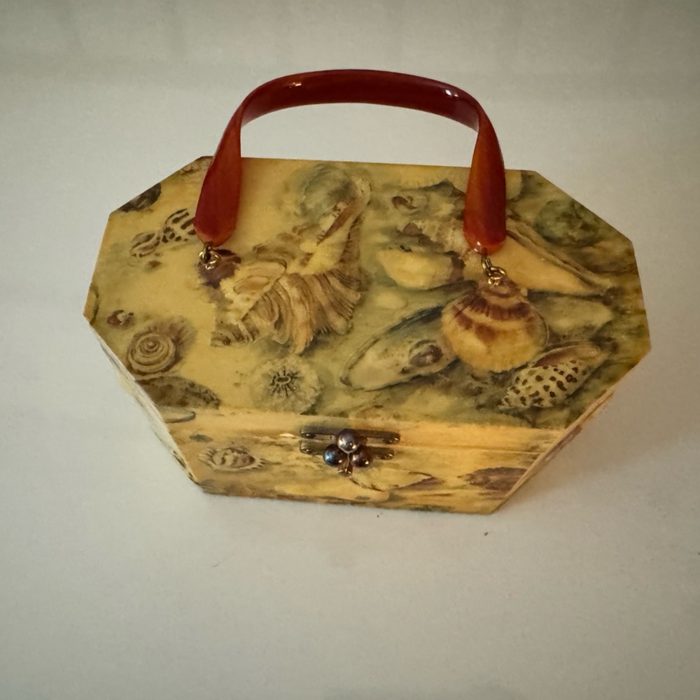 Vintage Annie Laurie Seashell Top Handle Purse
